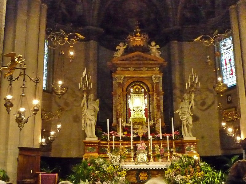 P1090854.jpg - La grandiosa Cappella della Madonna del Conforto