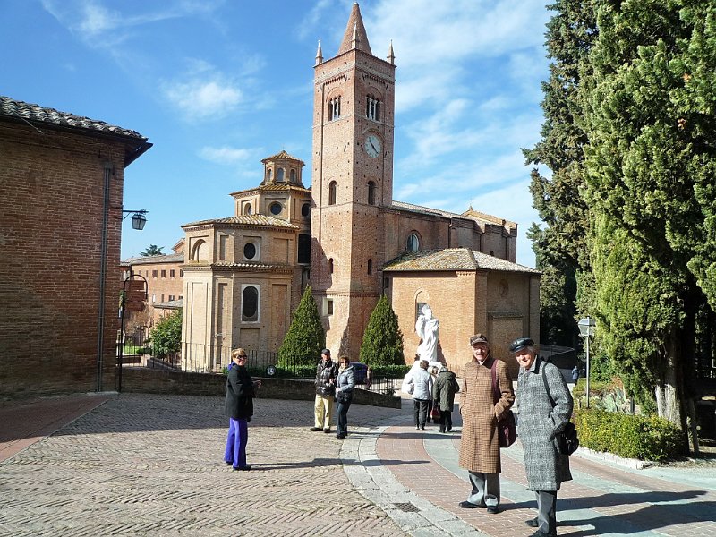 P1090959.jpg - Veduta panoramica del Monastero