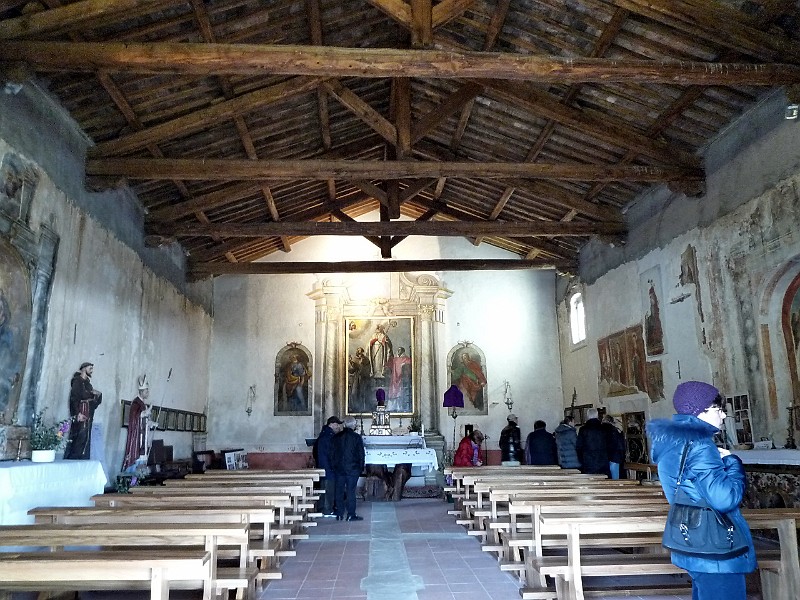 P1100553.jpg - L'interno della chiesa