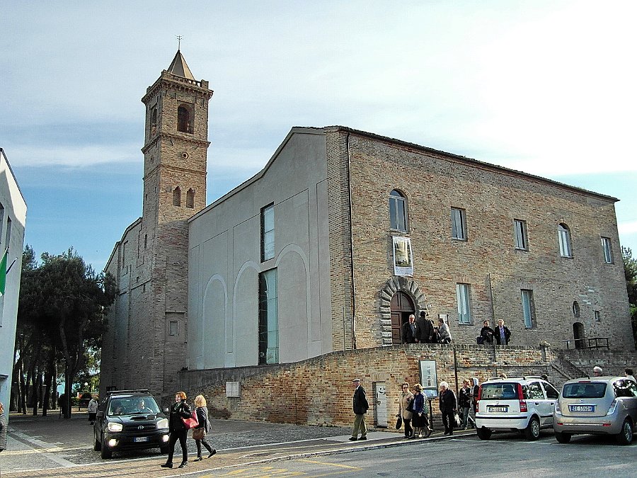 SAM_9705.jpg - L'ex-Convento di S. Francesco, oggi sede del Museo Civico ...
