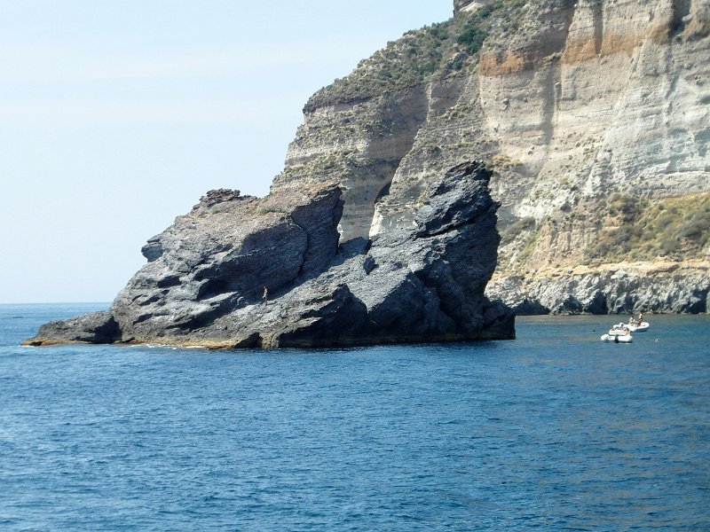 SAM_7522.jpg - L'Isola del Cammello vista dall'altro lato, a Punta Imperatore