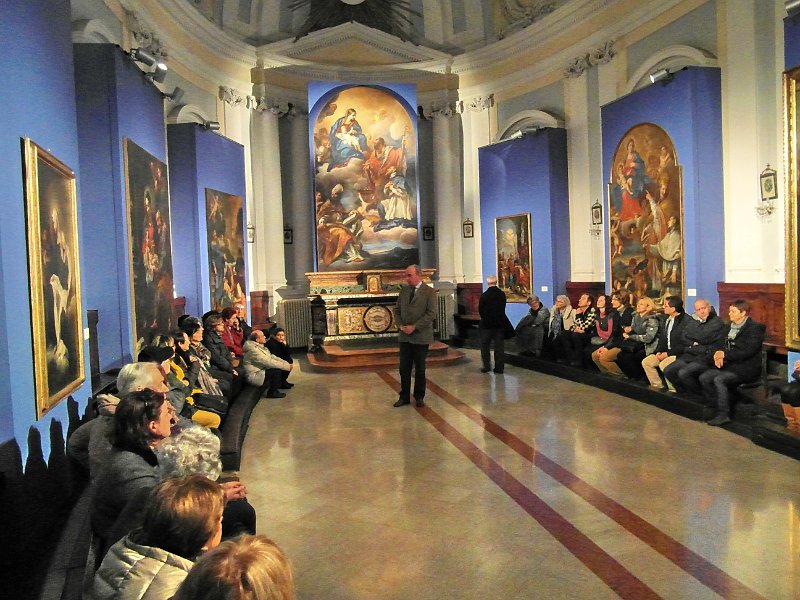 SAM_3501.jpg - Nella Cappella del Vici, con le opere di Maratta....