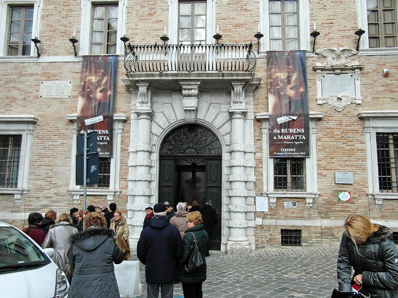 SAM_3512.jpg - Siamo al settecentesco Palazzo Campana, sede della Mostra "Da Rubens a Maratta"