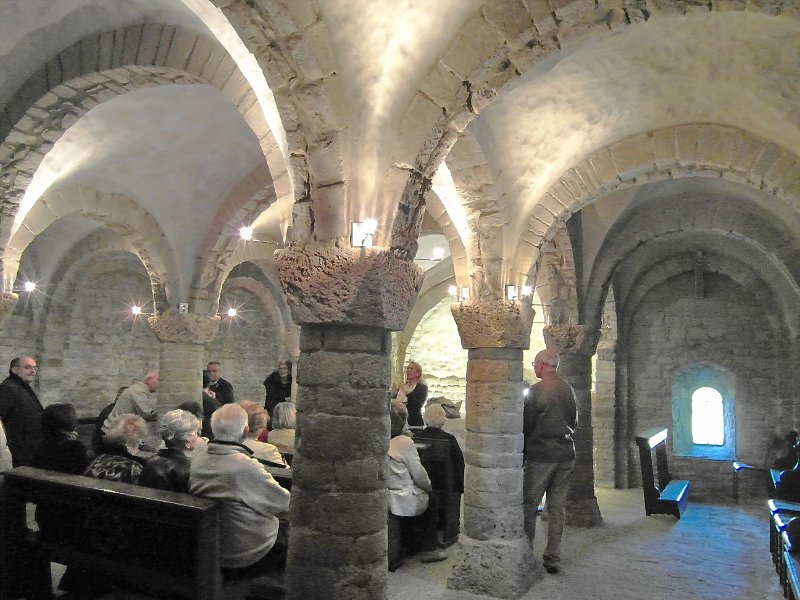 SAM_0723.jpg - .. la bellissima Cripta è la parte più antica dell'Abbazia ..
