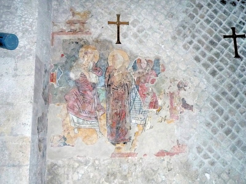 P1090531.JPG - Gli affreschi all'interno sono databili tra il 1200 e il 1500